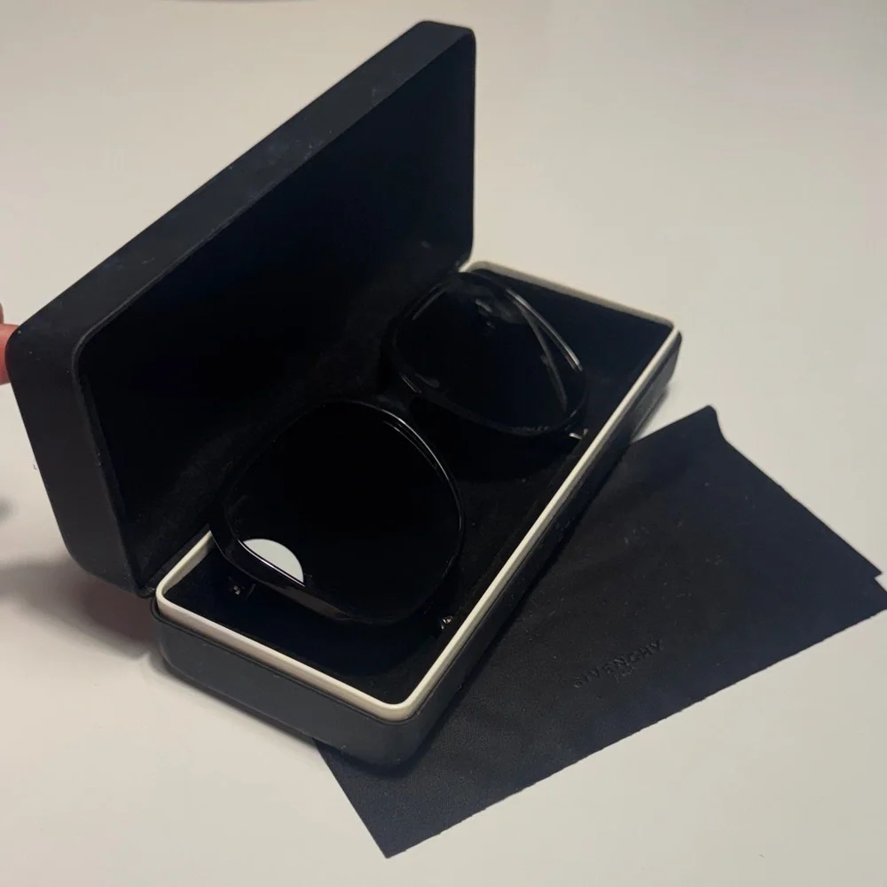 Givenchy GV 7187/F/S Black Oversized Sunglasses 62mm